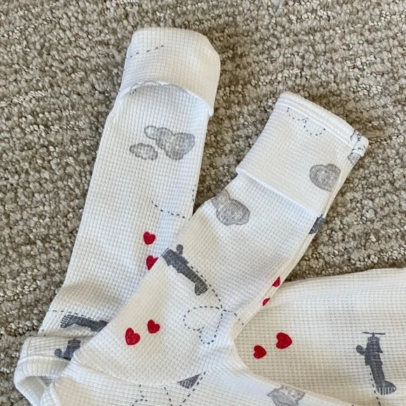 •Carter’s Child of Mine• NWOT Heart Cloud Airplane Footie Onesie - Picture 8 of 10